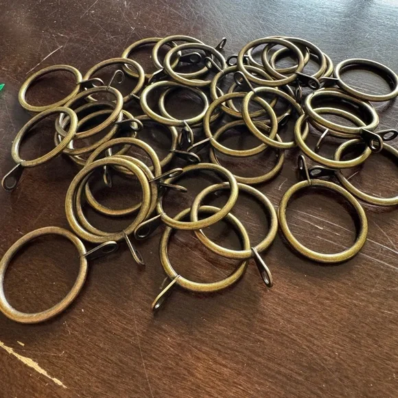 Gold Curtain Rings with Clips - Picture 3 of 6